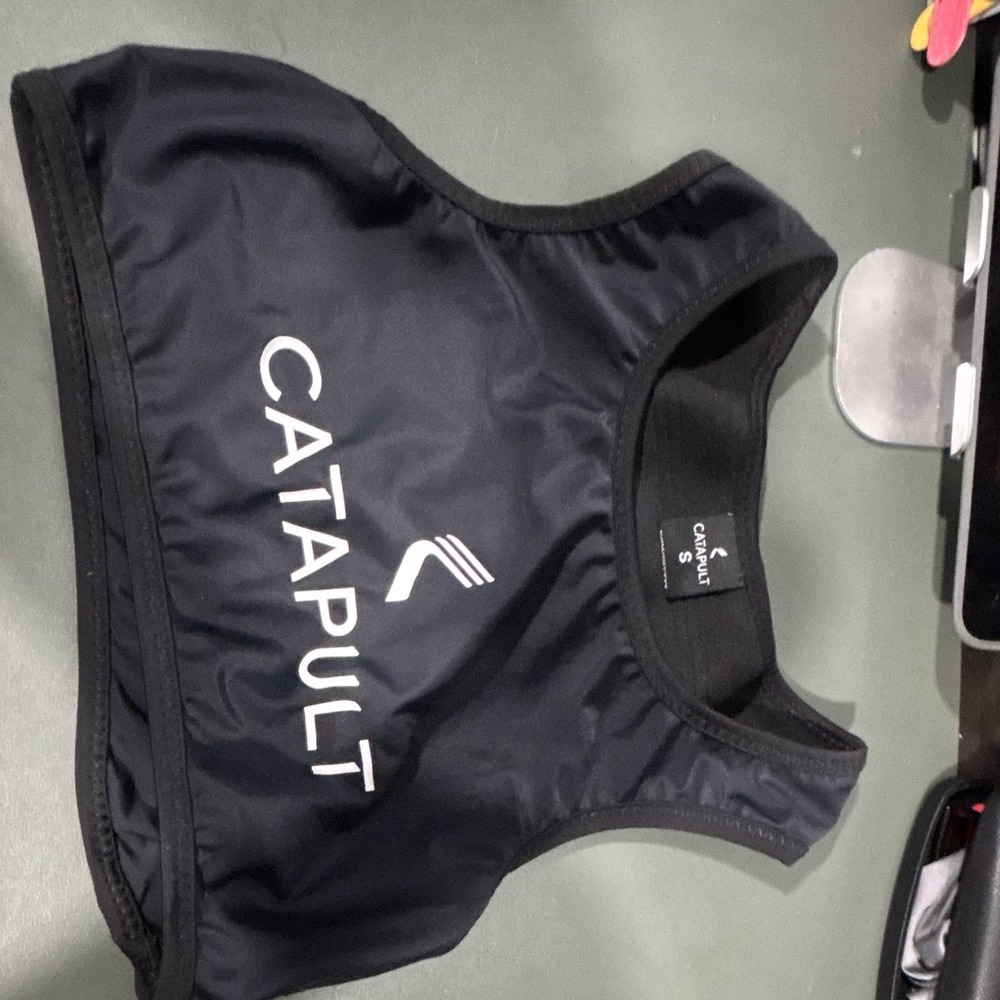 Catapult Women's Black Sports Bra Size S Wireless Solid Logo Accent